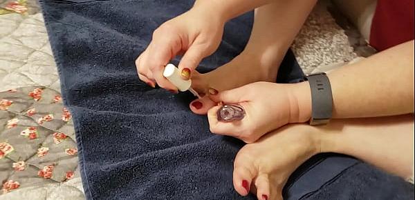  Painting Pretty Little Toes